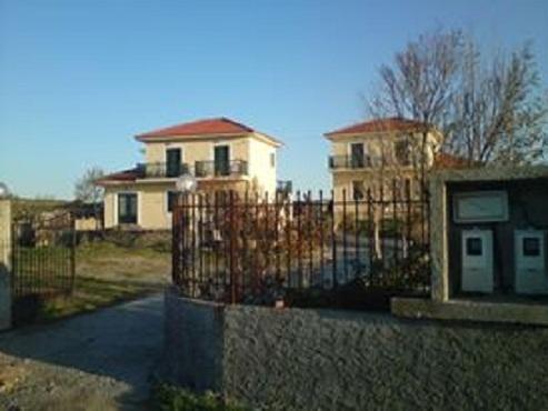 Dionisis Studios Varos Luaran gambar